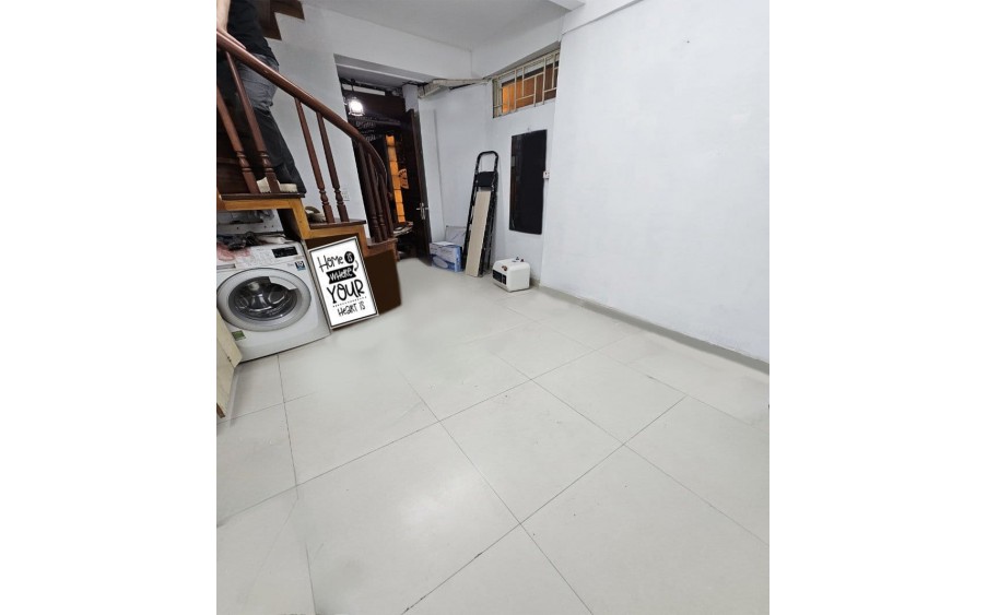 CHO THUÊ NHÀ PHỐ BÀ TRIỆU  3 TẦNG, 28M2, 2 NGỦ, GIÁ 7 TRIỆU/THÁNG - GĐ, NHÓM NHỎ ÍT NGƯỜI,